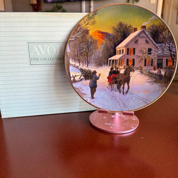 Home For The Holidays Christmas Plate Avon 1988 Original Box - Picture 2 of 3